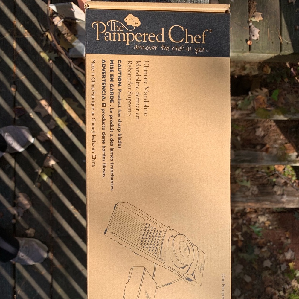 NWT Pampered Chef Ultimate Mandoline